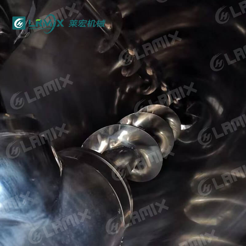 internal twin screw blades of 2000L cone mixer for homogeneous powder mixing